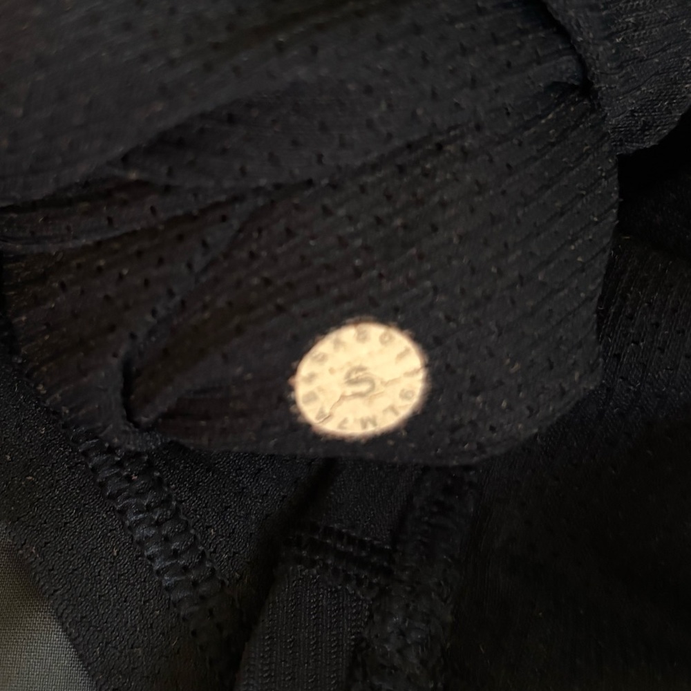 Lululemon Surge Shorts 4” Lined Size S - Picture 11 of 11